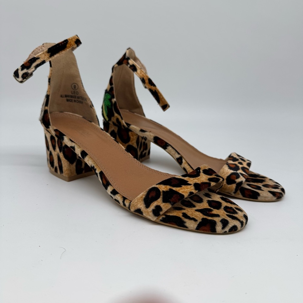Le Château Leopard Print Block Heel Sandals – Size 9 – Like New
